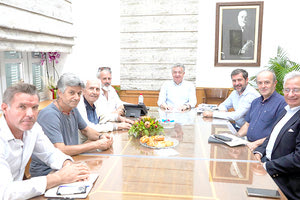 Τον περιφερειάρχη επισκέφθηκαν κάτοικοι της Ιεράπετρας με αφορμή το φράγμα Μπραμιανών