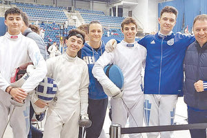 Ο Μήνος (δεύτερος από αριστερά) με την Εθνική στη Βουδαπέστη