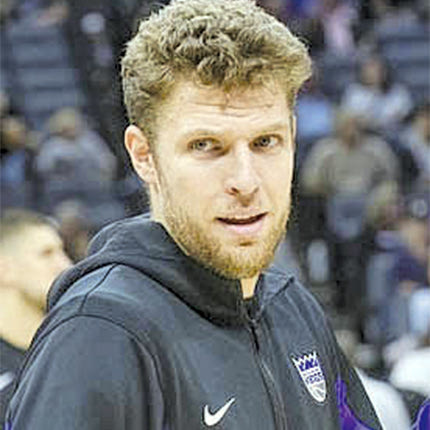 Θετικό ντεμπούτο ο Βεζένκοφ