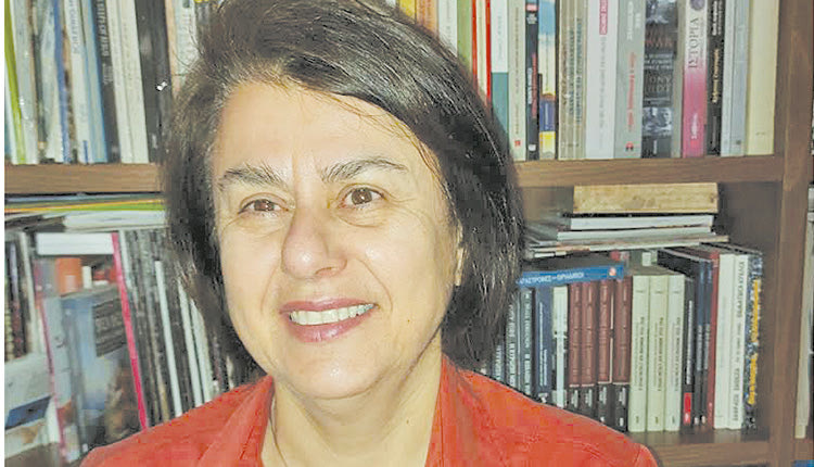 Η κ. Ασπράκη