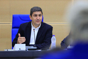 Ξηλώνει τη διοίκηση του ΟΠΕΚΕΠΕ ο Αυγενάκης