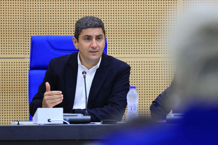 Ξηλώνει τη διοίκηση του ΟΠΕΚΕΠΕ ο Αυγενάκης