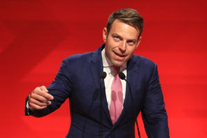 Ο Κασσελάκης διαγράφει Σκουρλέτη, Φίλη και Βίτσα!