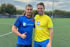 Για μπάλα με την “Αυγή” ο Κασσελάκης