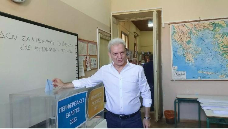 Στο Μποδοσάκειο ψήφισε ο Αλέξης Καλοκαιρινός