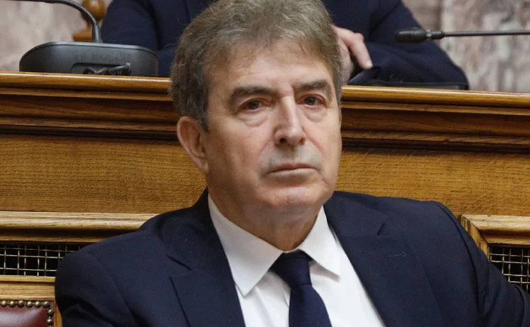 Ο υπουργός έπαυσε τη διοίκηση του Βενιζελείου!