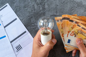 ΜΕ ΤΗΝ ΕΠΙΔΟΤΗΣΗ ΣΤΟ ΗΛΕΚΤΡΙΚΟ ΡΕΥΜΑ ΑΠΟ ΤΟΝ ΟΚΤΩΒΡΙΟ Η κυβέρνηση απορροφά το 90% των αυξήσεων στο 90% των νοικοκυριών