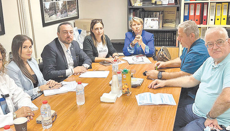 Επίσκεψη στο ΠΑΓΝΗ