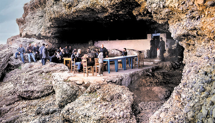 Ο ΝΙΚΟΣ ΨΙΛΑΚΗΣ ΣΤΗΝ “Π” ΜΕ ΑΦΟΡΜΗ ΤΗΝ ΕΚΘΕΣΗ ΦΩΤΟΓΡΑΦΙΑΣ ΠΟΥ ΕΓΚΑΙΝΙΑΖΕΤΑΙ ΣΗΜΕΡΑ
 ΣΤΗ ΒΑΣΙΛΙΚΗ ΤΟΥ ΑΓΙΟΥ ΜΑΡΚΟΥ ΓΙΑ ΤΑ ΕΘΙΜΑ ΤΟΥ ΝΗΣΙΟΥ ΜΑΣ
“Ήθελα να δείξω μιαν άλλη Κρήτη, 
την Κρήτη της καρδιάς μου”
