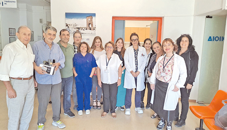 Δωρεά στο Κέντρο Υγείας Ανωγείων από την ποδοσφαιρική ομάδα Υγειονομικών «CANDIA-91» στη μνήμη του Μανόλη Ξυλούρη