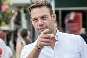 Πάει για… μαυροσκούφης!