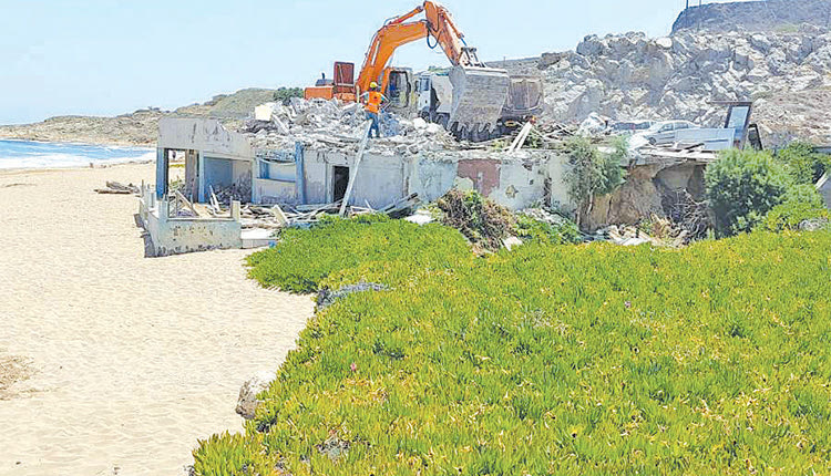 Ενεργοποιούνται τα πρωτόκολλα κατεδάφισης από την Αποκεντρωμένη Διοίκηση
