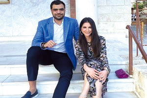 Ο Παύλος Μαρινάκης απέκτησε τον πρώτο του γιο, τρία χρόνια μετά τον γάμο του με τη σύζυγό του, τη δικηγόρο Κατερίνα Μαχαιριώτη.