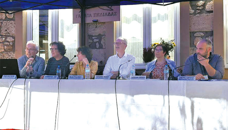 ΕΛΛΑΔΑ ΚΑΙ ΙΤΑΛΙΑ ΜΟΙΡΑΣΤΗΚΑΝ 
ΠΛΗΡΟΦΟΡΙΕΣ ΚΑΙ ΓΝΩΣΕΙΣ 
Αρκαλοχώρι, Γαλατάς και L’Aquila ένωσαν τις εμπειρίες τους για τους σεισμούς 