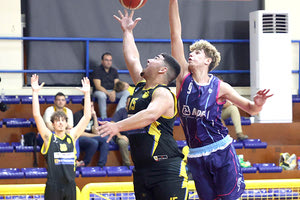 Ο Ορφανουδάκης του Εργοτέλη σε μία ενέργειά του στο ματς με τον Ηρόδοτο