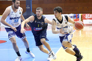 Ο Καμαρινός σε φάση από το χθεσινό ματς του «Ηράκλειο» ΟΑΑ με τον ΑΟΚ Χανιά