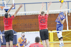 Φάση από το παιχνίδι των ανδρών της ΓΕΗ