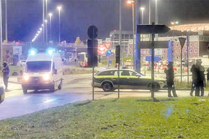 Παραδόθηκε ο ένοπλος άνδρας που μπλόκαρε για 20 ώρες το αεροδρόμιο του Αμβούργου