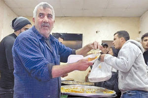 Ένας θάνατος που συγκλόνισε τη Γάζα ήταν του Αμπού Σαντί, κατά κόσμον Μασούντ αλ Κουτάτι, του ζαχαροπλάστη, διάσημου για τα κιουνεφέ του, που σκοτώθηκε σε ισραηλινή αεροπορική επιδρομή στις 3 Νοεμβρίου.