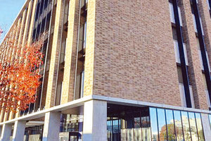 «Αντισεισμικό αμορτισέρ διαθέτει το κτήριο στο οποίο είμαι επισκέπτης ερευνητής στο Tohoku University, Ιαπωνία.