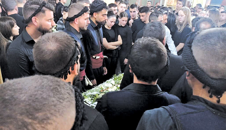 Θρήνος στην κηδεία του Γιώργου