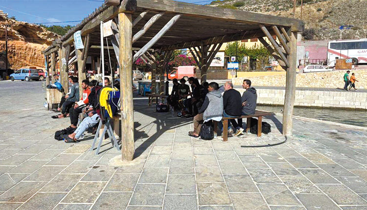 Οι μετανάστες βρέθηκαν στη Γαύδο (φωτο εrt.gr)