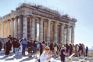 ΕΚΠΑΙΔΕΥΤΙΚΟΙ ΚΑΤΑΓΓΕΛΛΟΥΝ ΤΗΝ ΑΠΟΦΑΣΗ ΤΟΥ ΥΠΠΟ ΠΟΥ ΔΗΜΙΟΥΡΓΕΙ ΠΡΟΒΛΗΜΑΤΑ ΣΕ ΣΧΟΛΕΙΑ ΟΛΗΣ ΤΗΣ ΧΩΡΑΣ “Έκοψε” τις ώρες πρόσβασης των μαθητών στην Ακρόπολη