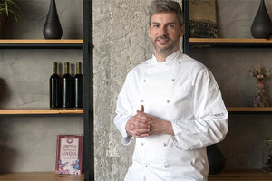 “Λίγοι είναι οι επαγγελματίες της εστίασης που χρησιμοποιούν εξαιρετικό παρθένο ελαιόλαδο” λέει στην “Π” ο Μανόλης Παπουτσάκης