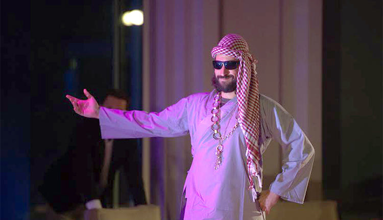 Ο ΓΝΩΣΤΟΣ ΗΡΑΚΛΕΙΩΤΗΣ ΒΑΘΥΦΩΝΟΣ ΜΙΛΑ ΓΙΑ ΟΛΑ ΣΤΗΝ “Π”
Συνδυάζεται η όπερα με τη δικηγορία; 
Ο Μάνος Χριστοφακάκης απαντά
