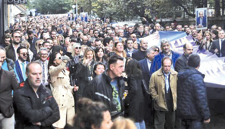 Δυναμικές συγκεντρώσεις ενάντια στο φορολογικό σχέδιο νόμου σε όλη την Ελλάδα