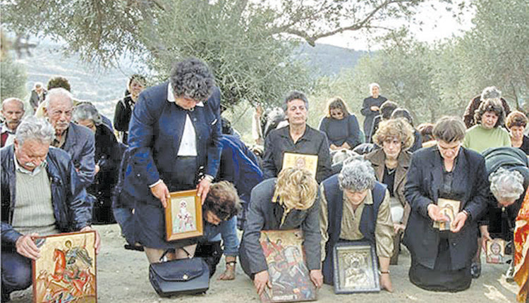 ΠΑΡΟΥΣΙΑΖΕΤΑΙ ΤΗ ΔΕΥΤΕΡΑ 27 ΝΟΕΜΒΡΙΟΥ ΑΠΟ ΤΟΝ ΝΙΚΟ ΨΙΛΑΚΗ ΚΑΙ ΤΟΝ ΑΝΤΩΝΗ ΜΑΡΤΣΑΚΗ
Όλα τα κρητικά έθιμα και οι 
λαϊκές τελετουργίες σε 610 σελίδες 