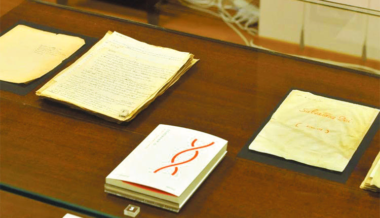 ΠΕΡΙΟΔΙΚΗ ΕΚΘΕΣΗ ΤΟΥ ΜΟΥΣΕΙΟΥ ΚΑΖΑΝΤΖΑΚΗ ΜΕ ΠΙΣΤΟ ΑΝΤΙΓΡΑΦΟ ΤΟΥ «ΑΝΗΦΟΡΟΥ» ΚΑΙ ΑΛΛΑ ΤΕΚΜΗΡΙΑ Το γνωστό-άγνωστο έργο του Καζαντζάκη στη Βικελαία Βιβλιοθήκη