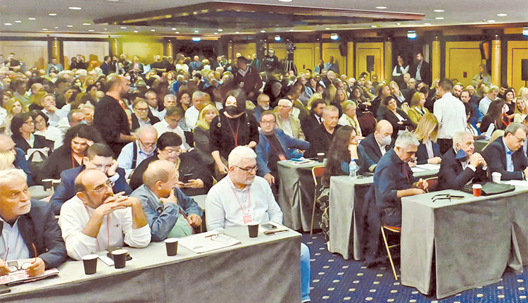 Από τη διάσπαση στη διάλυση πήγε ο ΣΥΡΙΖΑ κατά τη διάρκεια της Κεντρικής Επιτροπής