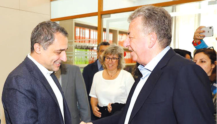 Ο περιφερειάρχης κ. Αρναουτάκης με τον υφυπουργός Ανάπτυξης κ. Σενετάκη