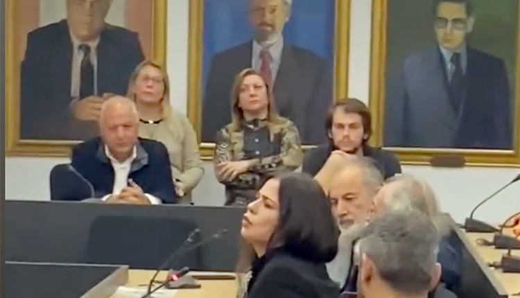 Η επιτροπή Τουριστικής Ανάπτυξης και Προβολής του Δήμου Ρεθύμνης βράβευσε χθες το βράδυ στο Δημαρχείο τους συντελεστές της τηλεοπτικής σειρά του Alpha TV ” ΣΑΣΜΟΣ “, παρουσία του Δημάρχου Γιώργη Μαρινάκη .