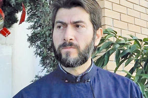 Ο δικηγόρος της οικογένειας του 16χρονου αρνείται ότι υπήρξε ανασκευή των καταγγελιών σε βάρος του πατρός Αντωνίου