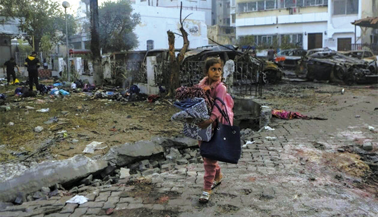 Τέτοιες μέρες... τέτοια λόγια!
Από “το κοριτσάκι με τα σπίρτα” στα παιδάκια της Γάζας