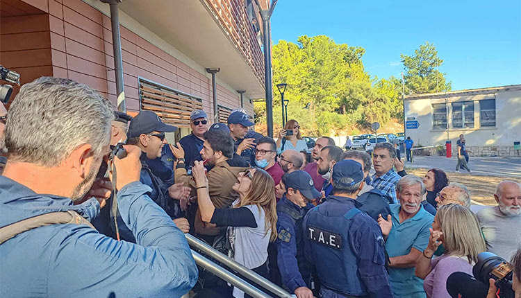 Ένταση στη διάρκεια της επίσκεψης του υπουργού στο Βενιζέλειο