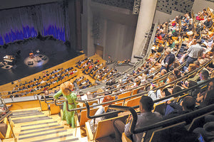 ΣΥΝΑΥΛΙΑ ΣΤΟ ΠΟΛΙΤΙΣΤΙΚΟ ΣΥΝΕΔΡΙΑΚΟ ΚΕΝΤΡΟ ΗΡΑΚΛΕΙΟΥ Τρεις Ηρακλειώτες μουσικοί με διάθεση ρομαντική