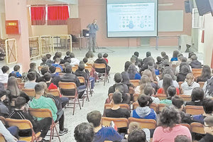 Ομιλία του δρ Χαράλαμπου Φασουλά στο 7ο Γυμνάσιο Ηρακλείου για τα ακραία καιρικά φαινόμενα