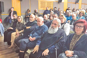 Πλήθος κόσμου στην παρουσίαση