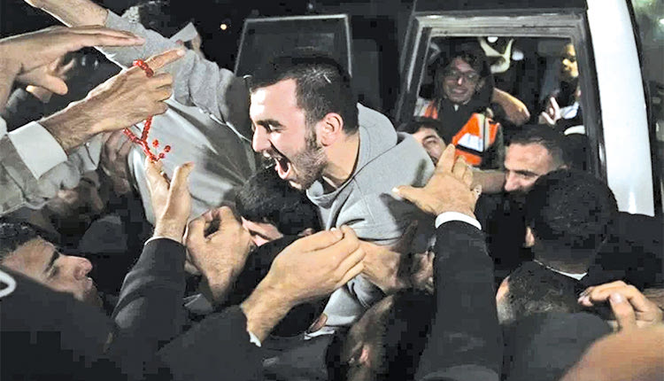 Το Ισραήλ έχει τα ονόματα των ομήρων