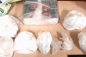 Ενα κιλό κοκαΐνης και περίπου 15.000 ευρώ σε μετρητά κατάσχεσαν οι αστυνομικοί