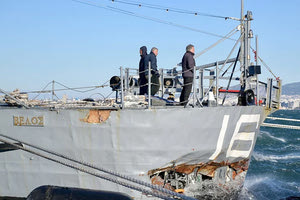 Ζημιές στην πρύμνη του υπέστη, λόγω της θαλασσοταραχής και των δυνατών ανέμων, το ιστορικό «Βέλος», αφού ήταν αγκυροβολημένο στη Νέα Παραλία της Θεσσαλονίκης, αν και δεν είναι η πρώτη φορά που βάλλεται από ισχυρά καιρικά φαινόμενα. Τον περασμένο Μάρτιο είχε προκληθεί ρηγμάτωση πάλι στην πρύμνη.