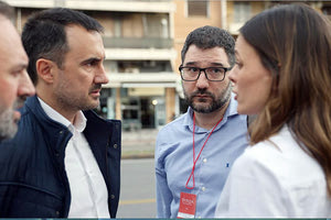 Μόνο η επίσημη ανακοίνωση στον κατάλληλο χρόνο απομένει για την αποχώρηση της ομάδας «Έξι συν Έξι», υπό την Έφη Αχτσιόγλου, από τον ΣΥΡΙΖΑ. Η χθεσινή τηλεδιάσκεψη των μελών της ήταν καταλυτική και η φράση- κλειδί που σηματοδοτεί τις εξελίξεις είναι αυτή που είπε στην εισήγησή του ο Νάσος Ηλιόπουλος: «Πιο εύκολο να ανέβουμε ένα βουνό παρά να παλέψουμε αυτό τον βούρκο»!