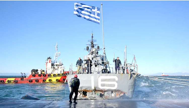 Στο Λιμάνι της Θεσσαλονίκης μεταφέρθηκε το πλοίο- σύμβολο