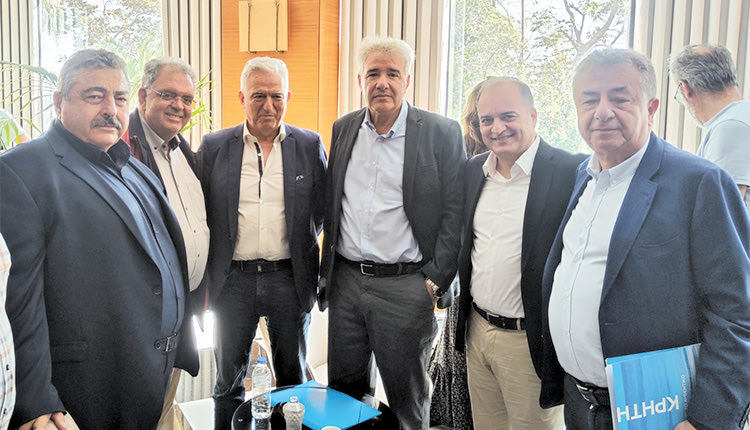 Αιχμές Καζάση για τα... αντανακλαστικά