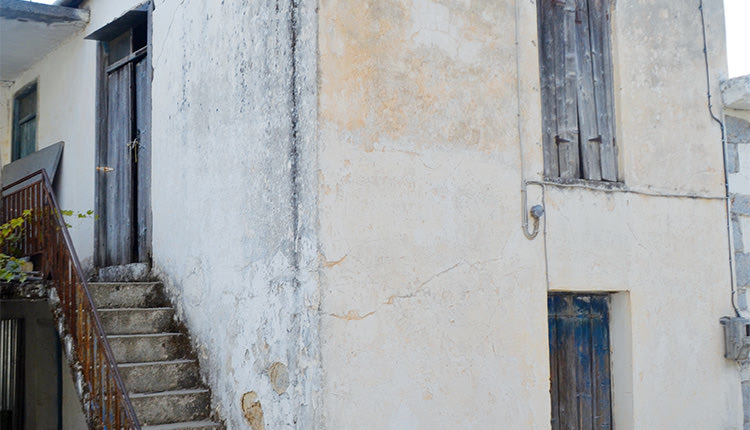 Το σπίτι του Μανόλη Γιακουμάκη στον Μοχό. Από τη σκάλα που διακρίνεται στη φωτογραφία, ανέβηκαν οι στρατιώτες της Βέρμαχτ και συνέλαβαν τον Ταγματάρχη Μανόλη Γιακουμάκη