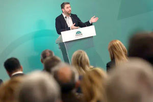 Πολύ καλός ήταν ο Νίκος Ανδρουλάκης στη συνεδρίαση της Κεντρικής Επιτροπής, υποσχέθηκε νίκες, αλλά άκουσε και γκρίνιες.