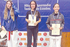 Χρυσό μετάλλιο στο Πανελλήνιο πήρε η Πετούση (μέση)